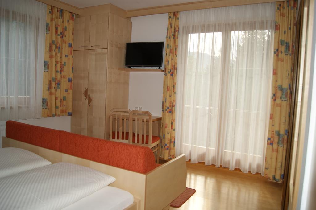 Hotel Garni Haus Anita Liesing Esterno foto